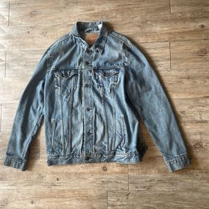 Vintage Levi’s jean jacket size: XL